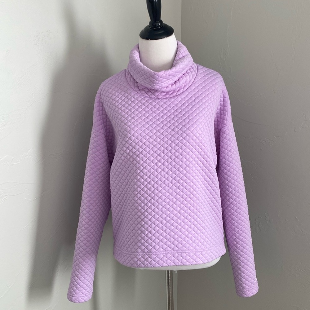 Euc, ladies new balance, lilac quilted top
